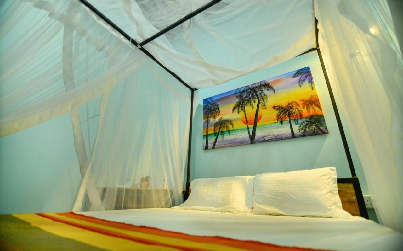 Palm Leaf Surf Cafe Hotell Galle Eksteriør bilde