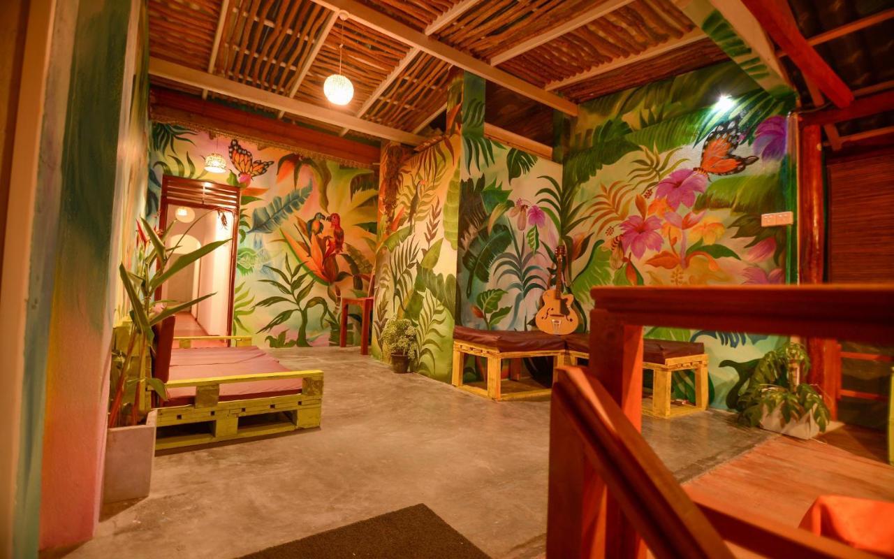 Palm Leaf Surf Cafe Hotell Galle Eksteriør bilde