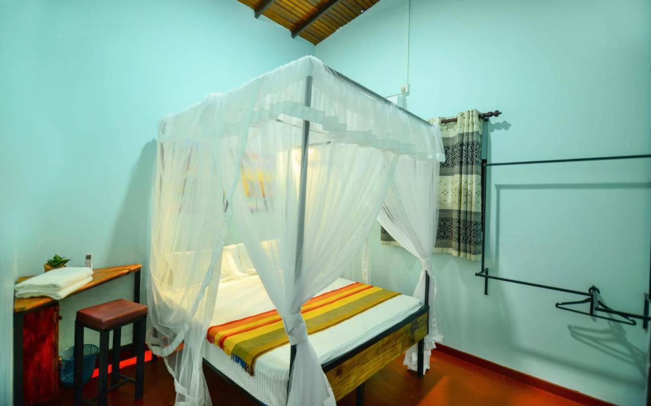 Palm Leaf Surf Cafe Hotell Galle Eksteriør bilde
